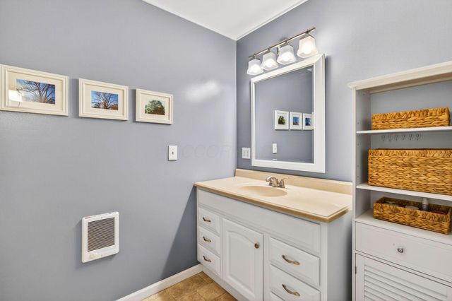 260 N Trine Street, Canal Winchester, OH 43110
