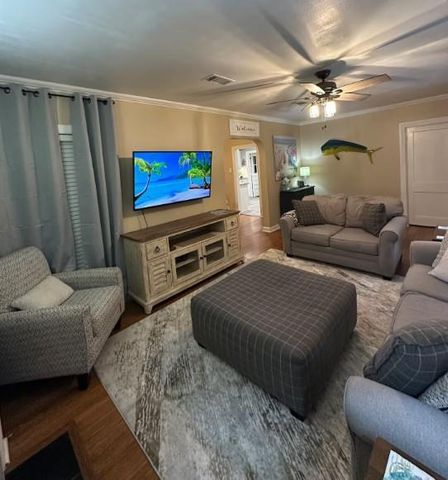 4723 Avenue S, Galveston, TX 77551