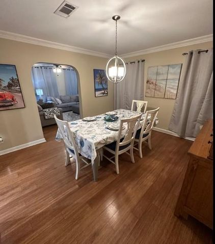 4723 Avenue S, Galveston, TX 77551