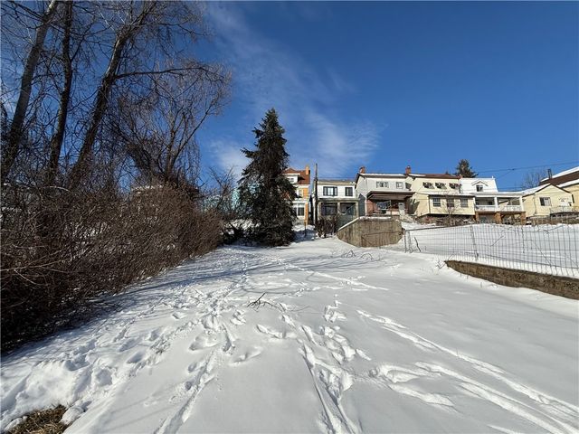 715 Eureka St, Allentown, PA 15210