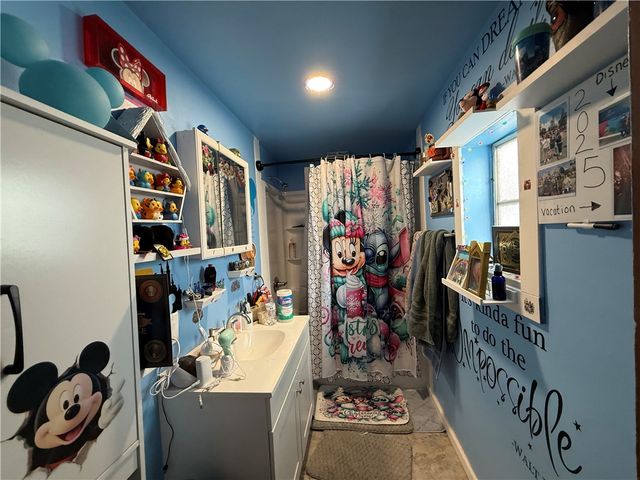 715 Eureka St, Allentown, PA 15210