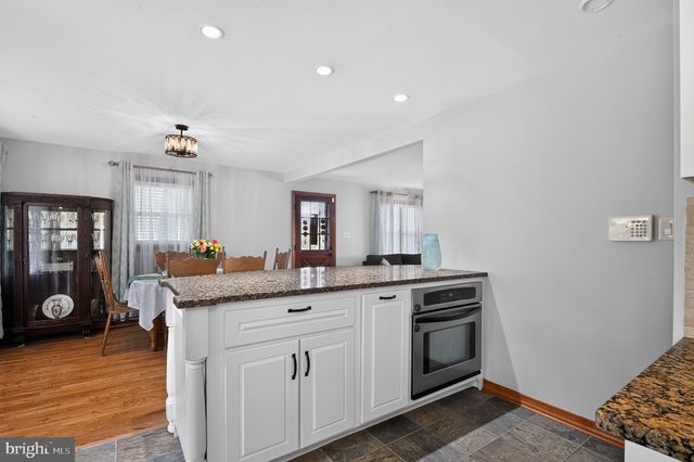8 E FOREST GLEN DR, Millville, NJ 08332
