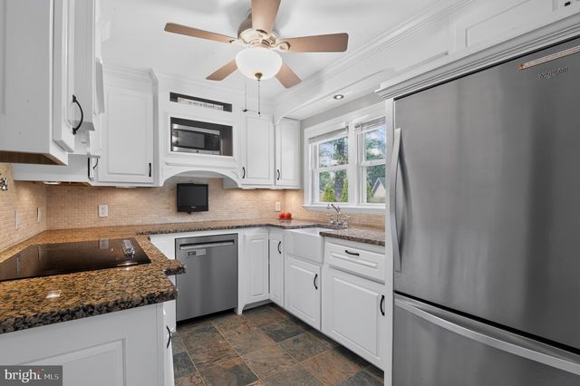 8 E FOREST GLEN DR, Millville, NJ 08332