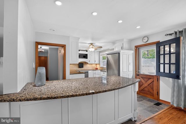 8 E FOREST GLEN DR, Millville, NJ 08332