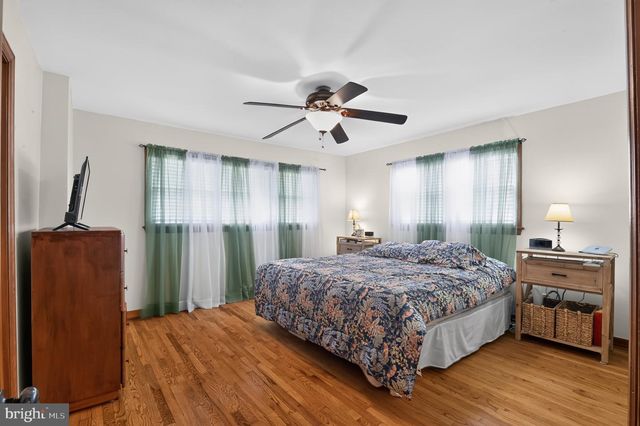 8 E FOREST GLEN DR, Millville, NJ 08332