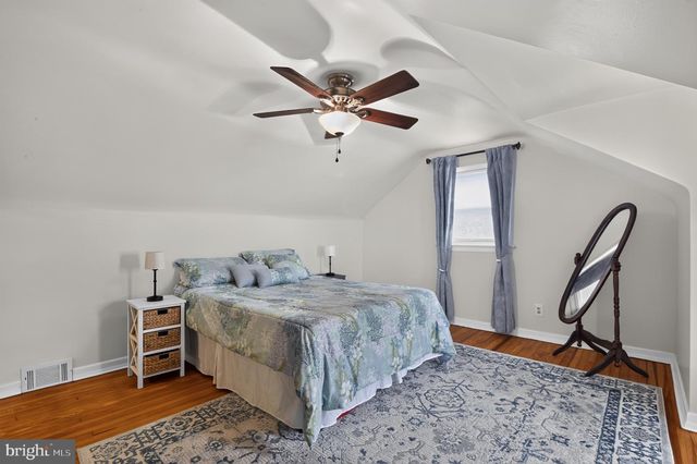 8 E FOREST GLEN DR, Millville, NJ 08332