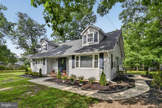 8 E FOREST GLEN DR, Millville, NJ 08332