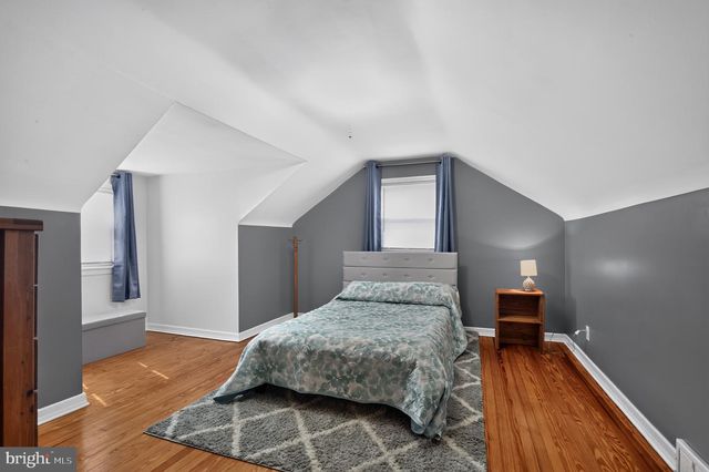 8 E FOREST GLEN DR, Millville, NJ 08332