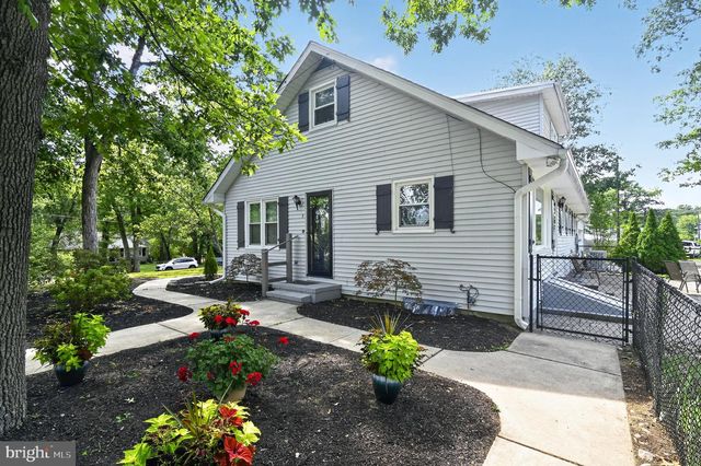 8 E FOREST GLEN DR, Millville, NJ 08332