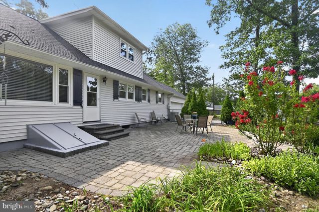 8 E FOREST GLEN DR, Millville, NJ 08332