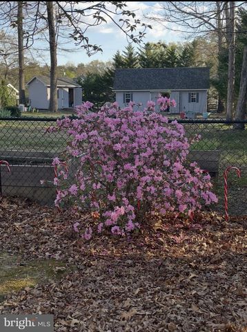 8 E FOREST GLEN DR, Millville, NJ 08332