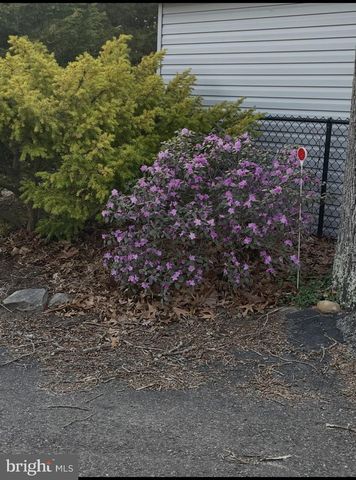 8 E FOREST GLEN DR, Millville, NJ 08332