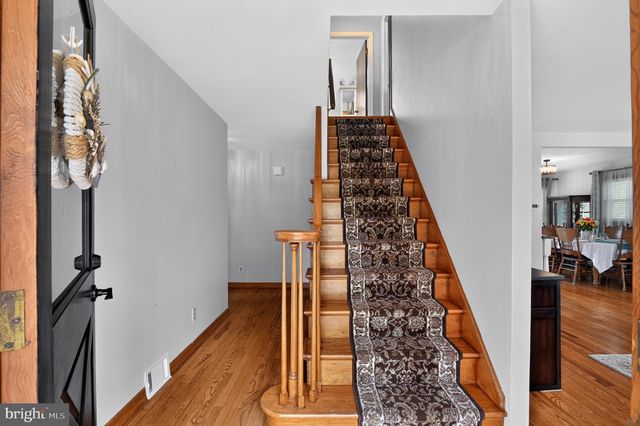 8 E FOREST GLEN DR, Millville, NJ 08332