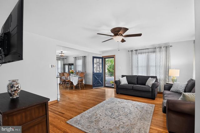 8 E FOREST GLEN DR, Millville, NJ 08332
