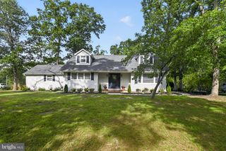 8 E FOREST GLEN DR, Millville, NJ 08332