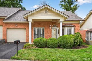10947 Village Grove Drive, St Louis, MO 63123