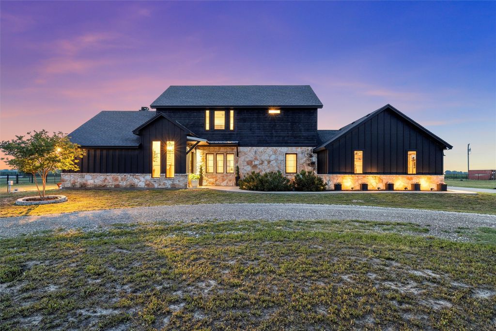 764 Wright Road, Woodway, TX 76712