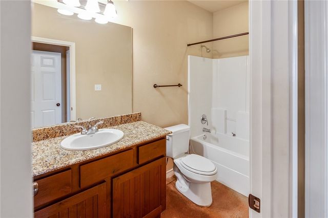 3372 Keefer Loop, College Station, TX 77845