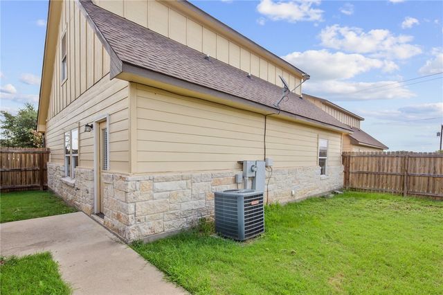 3372 Keefer Loop, College Station, TX 77845