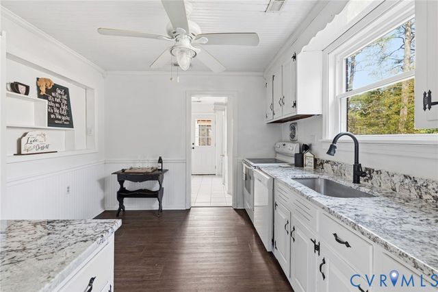 219 Stuttaford Dr, Sandston, VA 23150