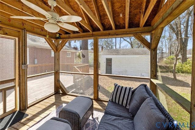 219 Stuttaford Dr, Sandston, VA 23150