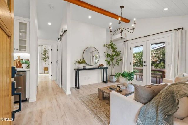 242 E Mcfarlane Drive, Ventura, CA 93001