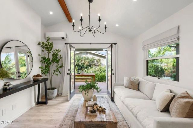 242 E Mcfarlane Drive, Ventura, CA 93001