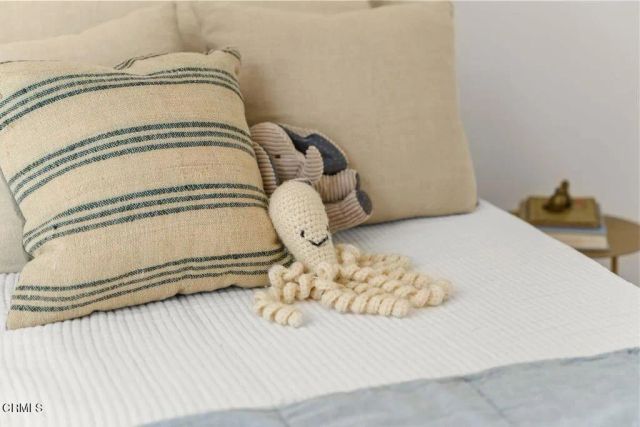 242 E Mcfarlane Drive, Ventura, CA 93001