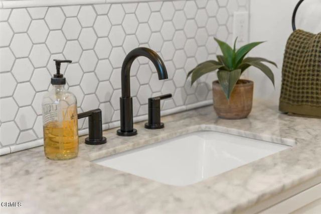 242 E Mcfarlane Drive, Ventura, CA 93001