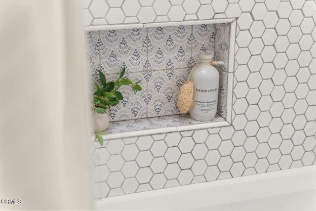 242 E Mcfarlane Drive, Ventura, CA 93001