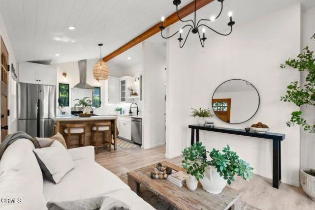 242 E Mcfarlane Drive, Ventura, CA 93001