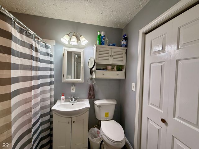 5028 Columbus Avenue, Anderson, IN 46013