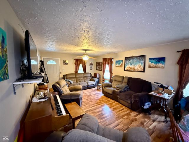 5028 Columbus Avenue, Anderson, IN 46013