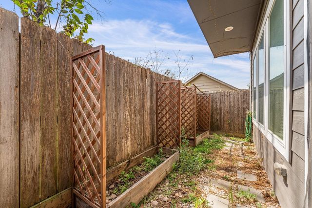 802 Berry Sage Lane, Houston, TX 77022