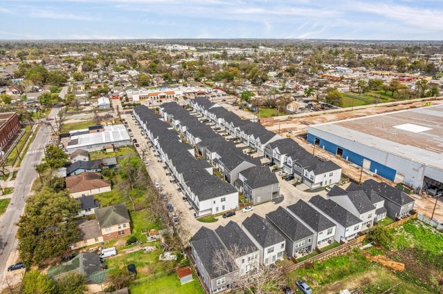 802 Berry Sage Lane, Houston, TX 77022