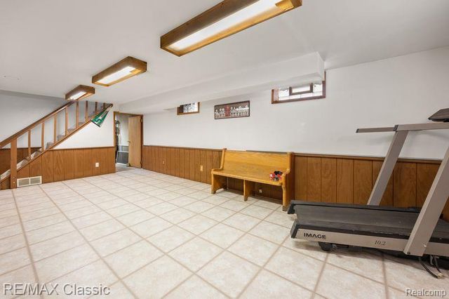 36 Osage Circle, Waterford Charter Township, MI 48328