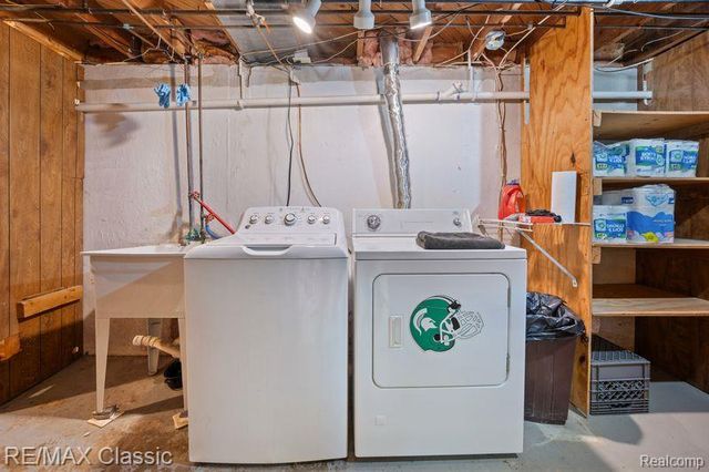 36 Osage Circle, Waterford Charter Township, MI 48328