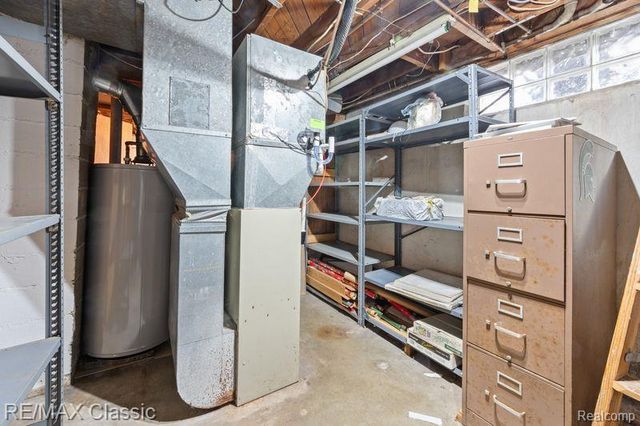 36 Osage Circle, Waterford Charter Township, MI 48328