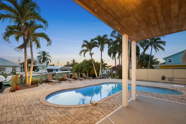 1359 SW Dyer Point Road, Palm City, FL 34990