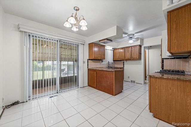 19079 Dorset Street, Southfield, MI 48075