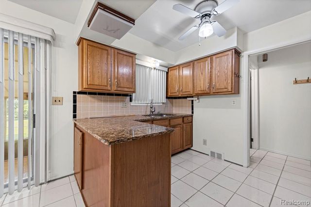 19079 Dorset Street, Southfield, MI 48075