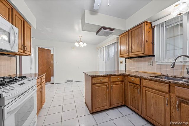 19079 Dorset Street, Southfield, MI 48075