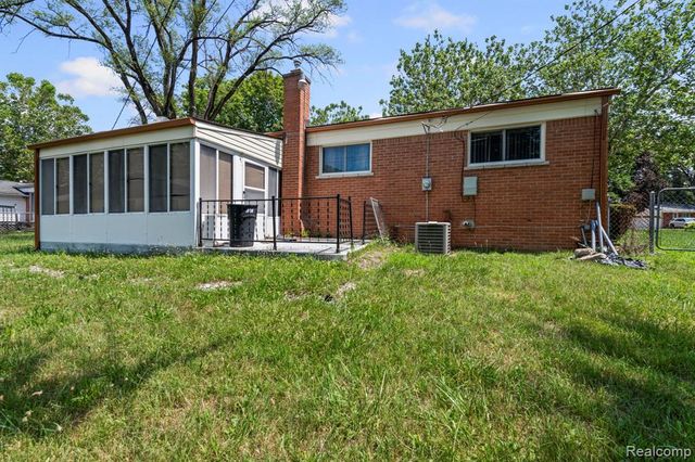 19079 Dorset Street, Southfield, MI 48075