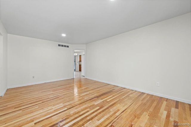 19079 Dorset Street, Southfield, MI 48075