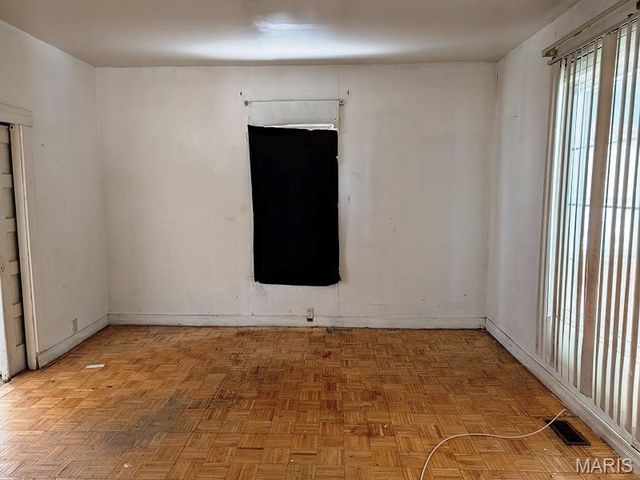 4943 Genevieve Avenue, St Louis, MO 63120