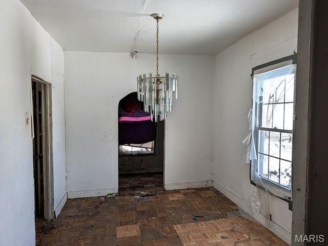 4943 Genevieve Avenue, St Louis, MO 63120