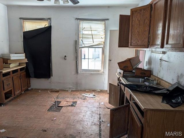 4943 Genevieve Avenue, St Louis, MO 63120