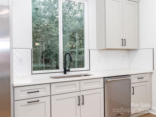 2501 ELON Street, Charlotte, NC 28208