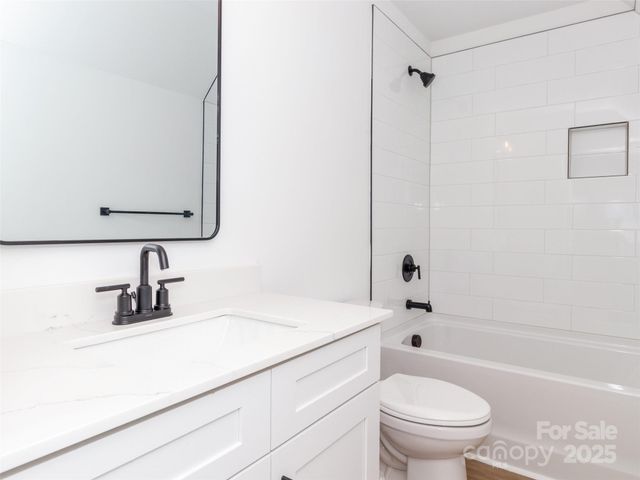 2501 ELON Street, Charlotte, NC 28208