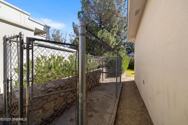 2486 Cheyenne Drive, Las Cruces, NM 88011